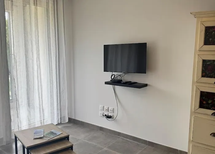 O'petit Nid Sauge T2 45m Place De Parking Lägenhet